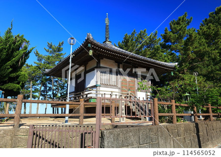 【和歌山県】快晴の南紀白浜温泉の白濱薬師堂(白浜薬師堂) 【和歌山県】快晴の南紀白浜温泉の白濱薬師堂(白浜薬師堂) 114565052