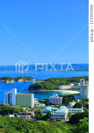 【和歌山県】平草原展望台から見た快晴の南紀白浜温泉街 【和歌山県】平草原展望台から見た快晴の南紀白浜温泉街 114565066