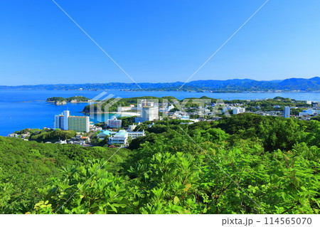 【和歌山県】平草原展望台から見た快晴の南紀白浜温泉街 【和歌山県】平草原展望台から見た快晴の南紀白浜温泉街 114565070