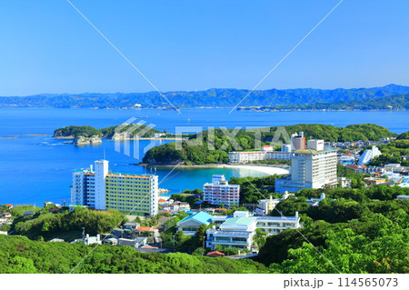 【和歌山県】平草原展望台から見た快晴の南紀白浜温泉街 【和歌山県】平草原展望台から見た快晴の南紀白浜温泉街 114565073