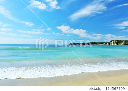 千葉県 夏の勝浦 青空と海 千葉県 夏の勝浦 青空と海 114567309