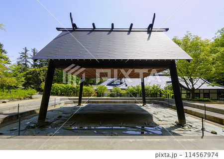 日本相撲連盟の土俵基準に則した弥彦神社の本格的な相撲場(新潟県弥彦村彌彦) 日本相撲連盟の土俵基準に則した弥彦神社の本格的な相撲場(新潟県弥彦村彌彦) 114567974