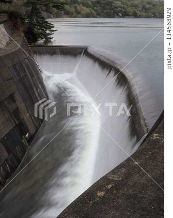 満濃池の湯手から流れる幻の滝2024【香川県仲多度郡まんのう町】11 満濃池の湯手から流れる幻の滝2024【香川県仲多度郡まんのう町】11 114568929