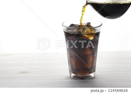 アイスコーヒー　（白背景） 114569026