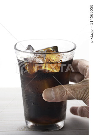 アイスコーヒー　（白背景） 114569059