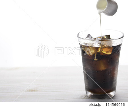 アイスコーヒー (白背景) アイスコーヒー (白背景) 114569066