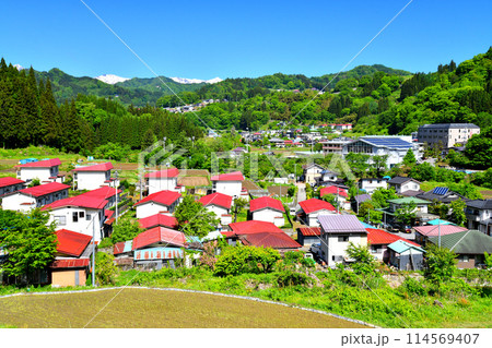小川村役場周辺／北アルプス方向を望む(長野県小川村)【2024.5】 114569407
