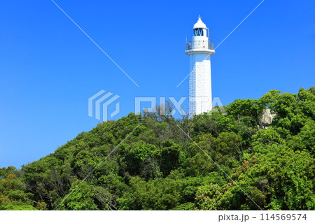 【和歌山県】快晴の紀伊日ノ御埼灯台　 114569574