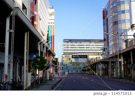 青森駅前通りの風景 114571013