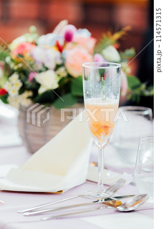 ウエディング　披露宴　乾杯 114571315