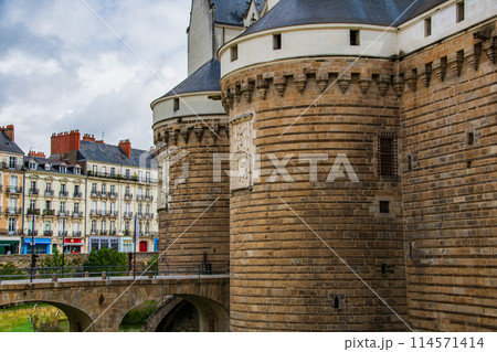 フランスの郊外のナントの景色 114571414