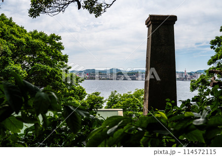 東京湾にある無人島の猿島 東京湾にある無人島の猿島 114572115