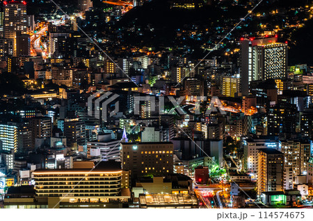稲佐山展望台から長崎市街地の夜景　【長崎市】 114574675