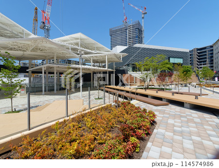 箕面船場阪大前駅と箕面市立文化芸能劇場 箕面船場阪大前駅と箕面市立文化芸能劇場 114574986