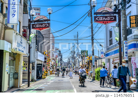 東京都世田谷区の都市風景 九品仏駅 東京都世田谷区の都市風景 九品仏駅 114576051