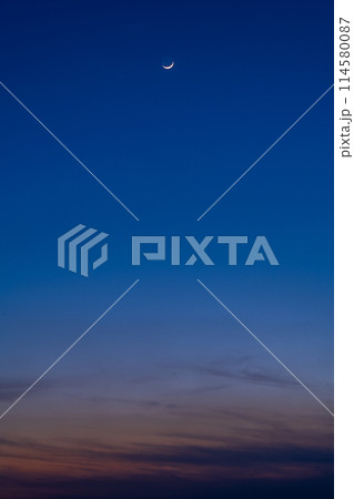 ［富山県］散居村展望広場からの夜景、三日月の夜（5月） 114580087