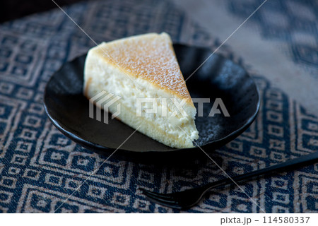 スフレ生地のチーズケーキ スフレ生地のチーズケーキ 114580337