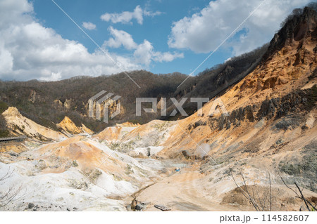 View of Jigokudani Hell Valley in Noboribetsu, Hokkaido, Japan 114582607