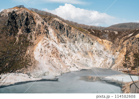 View of Jigokudani Hell Valley Lake Oyunuma in Noboribetsu, Hokkaido, Japan 114582608