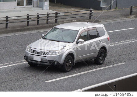 SUV 多用途車 道路走行 SUV 多用途車 道路走行 114584853