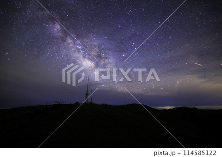 《徳島県 剣山》剣山山頂からの天の川と星空 《徳島県 剣山》剣山山頂からの天の川と星空 114585122
