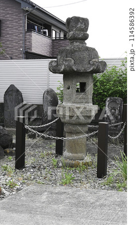 群馬県玉村町の六角石灯篭 群馬県玉村町の六角石灯篭 114586392