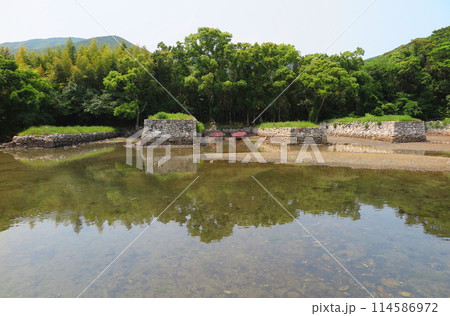 対馬(長崎県)に残る、対馬藩お船江跡(貴重な船渠の遺構) 対馬(長崎県)に残る、対馬藩お船江跡(貴重な船渠の遺構) 114586972