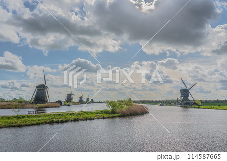 オランダ　キンデルダイク＝ エルスハウトの風車網 世界遺産 114587665