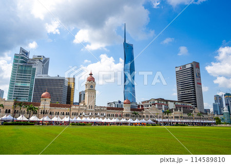 マレーシア　ムルデカ広場とスルタン・アブドゥル・サマドビル 114589810