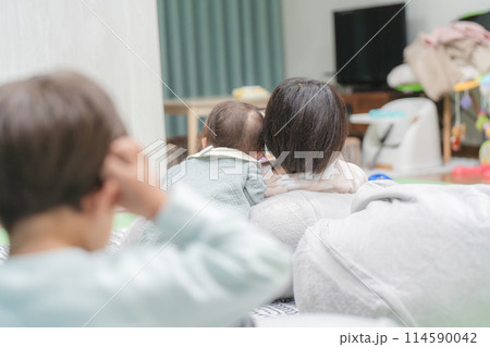 歳の離れた姉妹 姉と妹 114590042