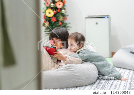 歳の離れた姉妹 姉と妹 114590048