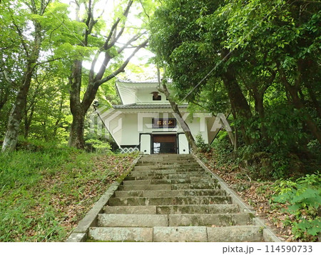 愛知県瀬戸市の寺院　定光寺参道 114590733