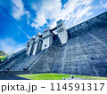 青空と日吉ダム堰堤 114591317