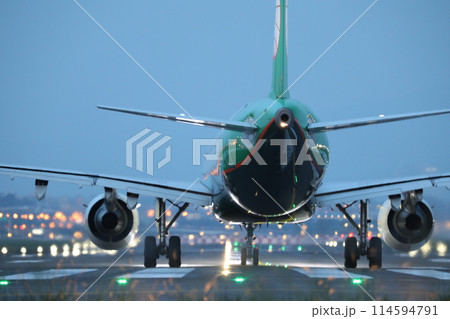 滑走路 ランウェイ 線路 114594791