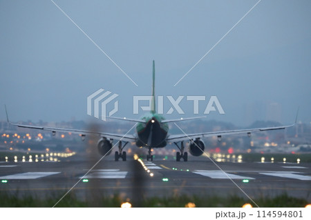 滑走路 ランウェイ 線路 114594801