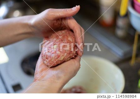 ハンバーグを作る 114598984