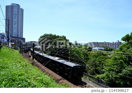 地下化前の鶴ヶ峰駅付近の風景 114599627