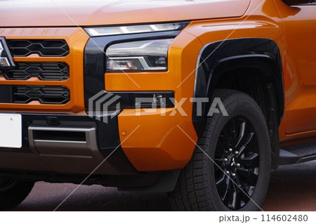 自動車イメージ　三菱3代目トライトンのフロントマスク 114602480