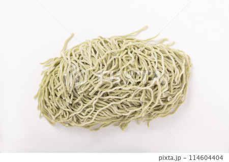 三陸産わかめを練り込んだ中華麺 114604404