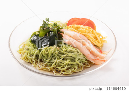 冷やし中華　（海藻を練り込んだ中華麺） 114604410