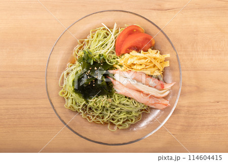 冷やし中華　（海藻を練り込んだ中華麺） 114604415