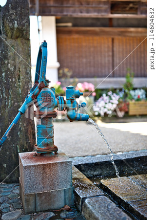 脇町うだつの町並みつるべ式共同井戸 114604632