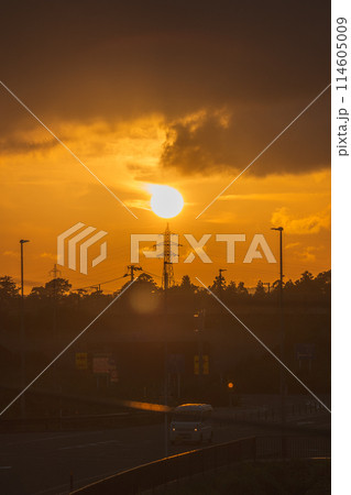 【庄内の風景】夕日と鉄塔 【庄内の風景】夕日と鉄塔 114605009