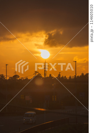 【庄内の風景】夕日と鉄塔 【庄内の風景】夕日と鉄塔 114605010