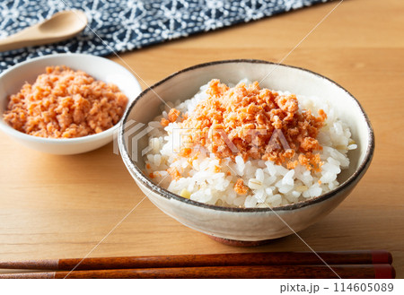 鮭フレークとご飯　鮭ほぐし 114605089