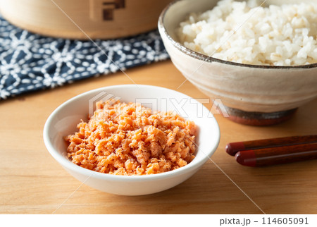 鮭フレークとご飯 鮭ほぐし 鮭フレークとご飯 鮭ほぐし 114605091