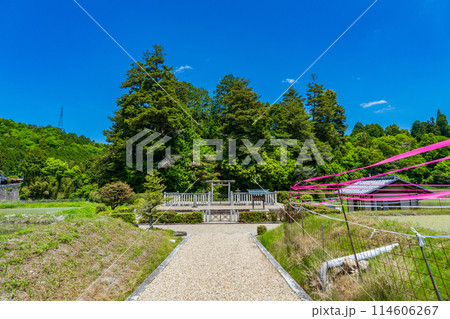奈良県奈良市 第四十九代光仁天皇 田原東陵の参道 奈良県奈良市 第四十九代光仁天皇 田原東陵の参道 114606267