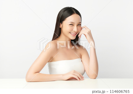 Beautiful young asian woman with clean fresh skin on white background, Face care, Facial treatment, Cosmetology, beauty and spa, Asian women portrait. 114606765