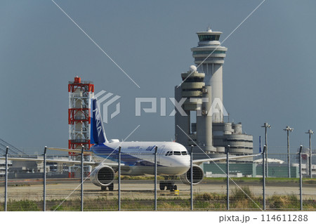 航空機の駐機 114611288