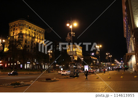 Night street with burning lanterns. Kyiv street at night. Lights of night city 114613955